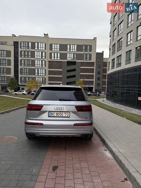 Позашляховик / Кросовер Audi Q7 2017 в Львові