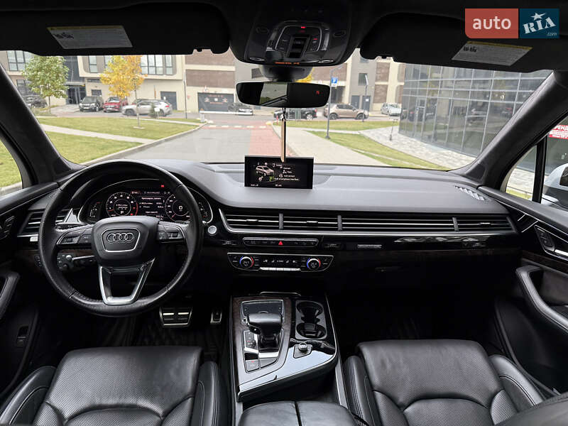 Позашляховик / Кросовер Audi Q7 2017 в Львові