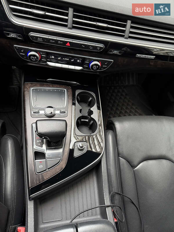 Позашляховик / Кросовер Audi Q7 2017 в Львові