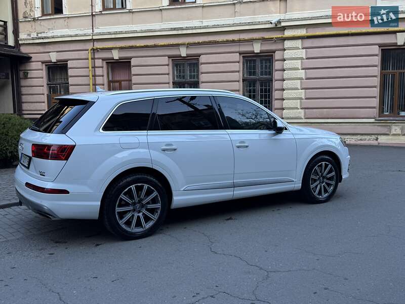 Внедорожник / Кроссовер Audi Q7 2017 в Черновцах