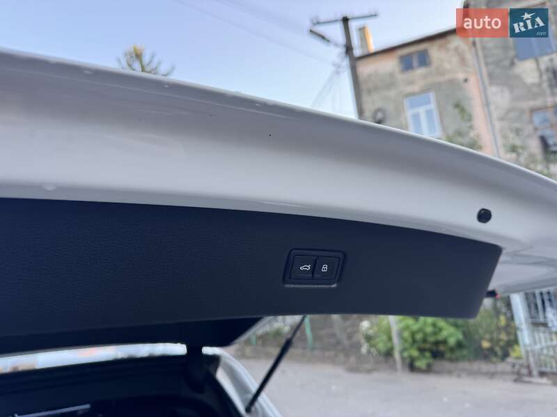 Внедорожник / Кроссовер Audi Q7 2017 в Черновцах