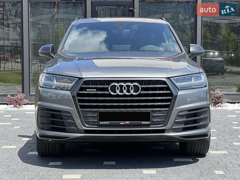 Позашляховик / Кросовер Audi Q7 2017 в Ужгороді