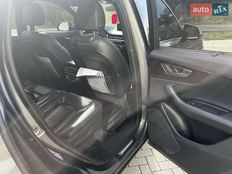 Внедорожник / Кроссовер Audi Q7 2016 в Тячеве фото 10 Внедорожник / Кроссовер Audi Q7 2016 в Тячеве