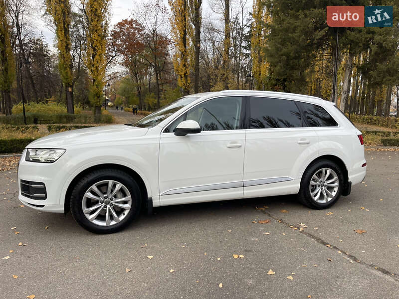 Внедорожник / Кроссовер Audi Q7 2015 в Киеве