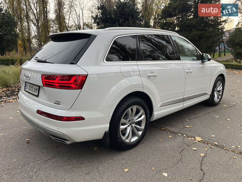 Внедорожник / Кроссовер Audi Q7 2015 в Киеве