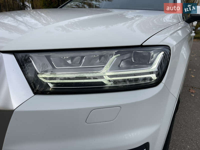 Внедорожник / Кроссовер Audi Q7 2015 в Киеве
