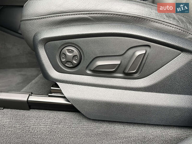 Внедорожник / Кроссовер Audi Q7 2015 в Киеве