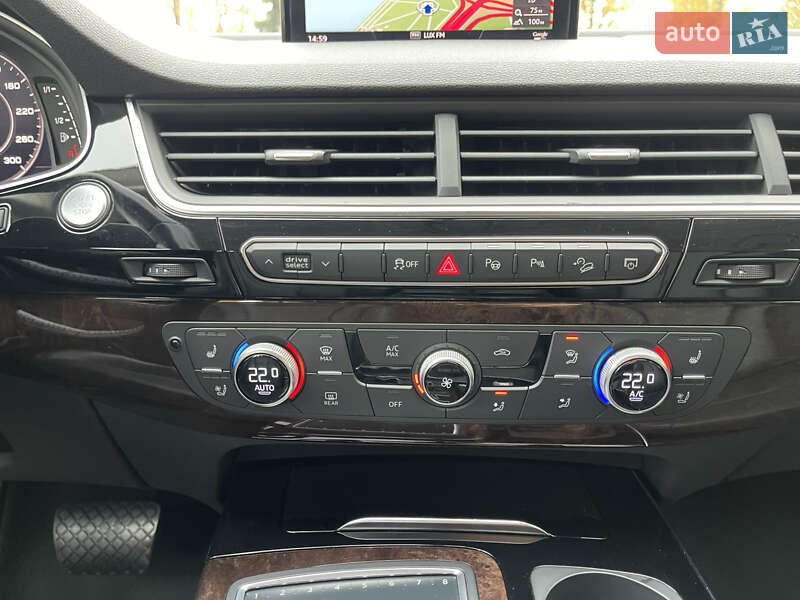 Внедорожник / Кроссовер Audi Q7 2015 в Киеве