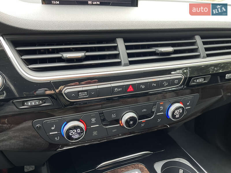 Внедорожник / Кроссовер Audi Q7 2015 в Киеве