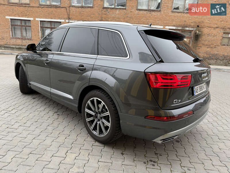 Внедорожник / Кроссовер Audi Q7 2016 в Баре