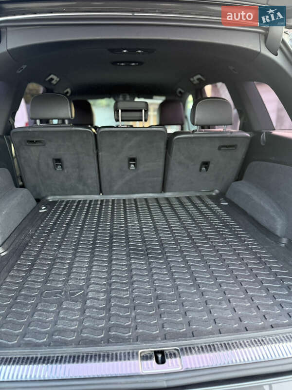 Внедорожник / Кроссовер Audi Q7 2016 в Баре