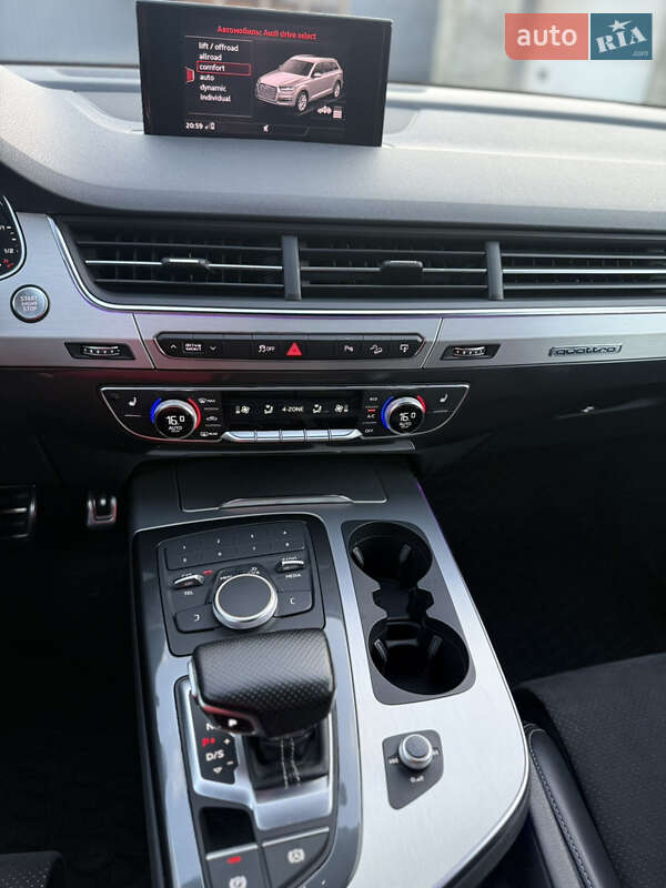 Внедорожник / Кроссовер Audi Q7 2016 в Баре