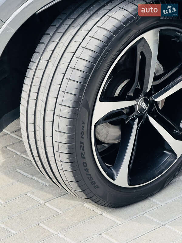 Внедорожник / Кроссовер Audi Q7 2020 в Мукачево