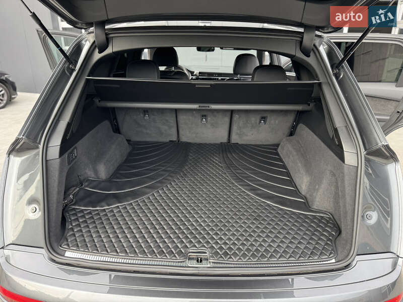 Внедорожник / Кроссовер Audi Q7 2020 в Мукачево