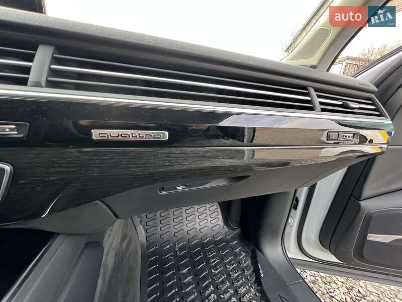 Внедорожник / Кроссовер Audi Q7 2017 в Рахове