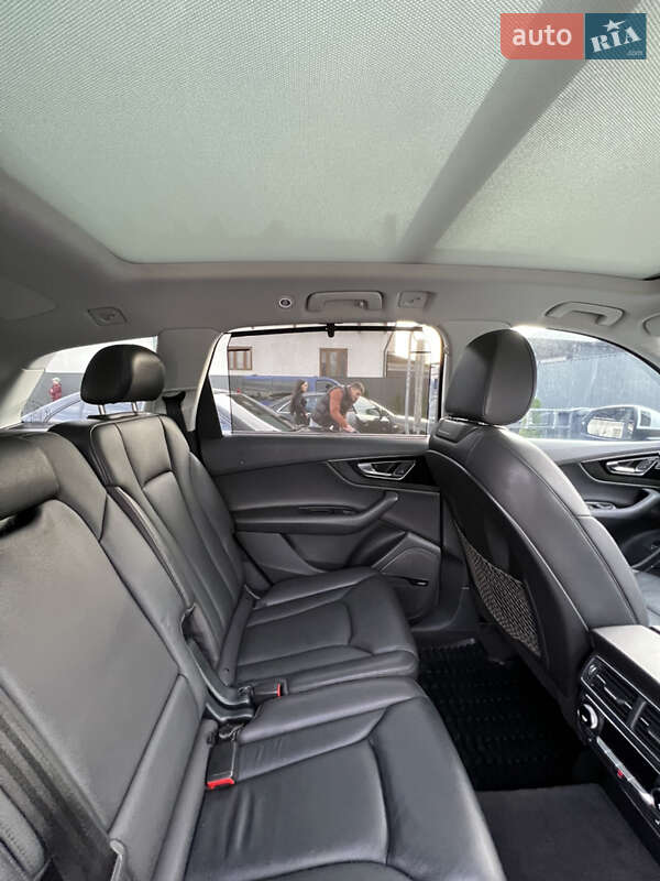 Внедорожник / Кроссовер Audi Q7 2017 в Рахове