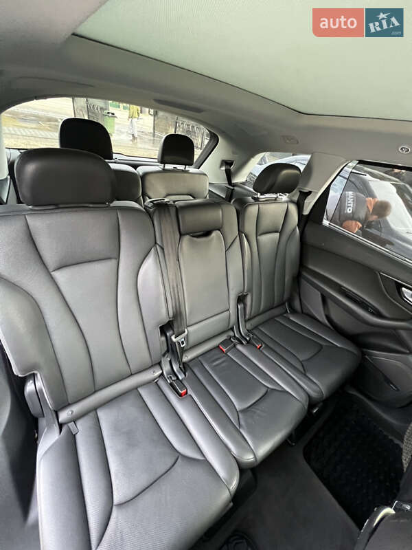 Внедорожник / Кроссовер Audi Q7 2017 в Рахове