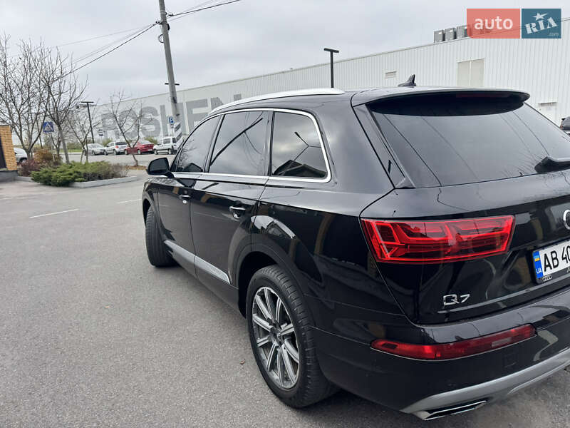 Позашляховик / Кросовер Audi Q7 2018 в Вінниці