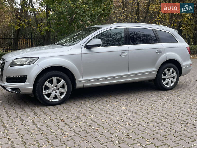 Позашляховик / Кросовер Audi Q7 2009 в Миргороді