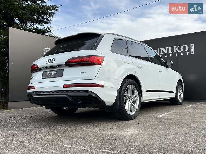 Позашляховик / Кросовер Audi Q7 2022 в Львові