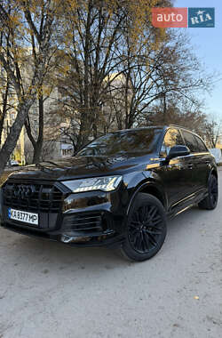 Позашляховик / Кросовер Audi Q7 2021 в Києві