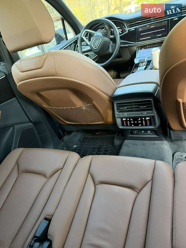 Внедорожник / Кроссовер Audi Q7 2021 в Киеве фото 24 Внедорожник / Кроссовер Audi Q7 2021 в Киеве