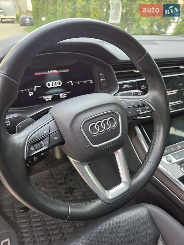 Позашляховик / Кросовер Audi Q7 2021 в Луцьку