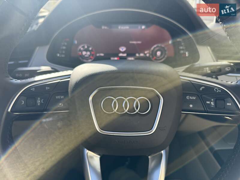 Внедорожник / Кроссовер Audi Q7 2016 в Киеве