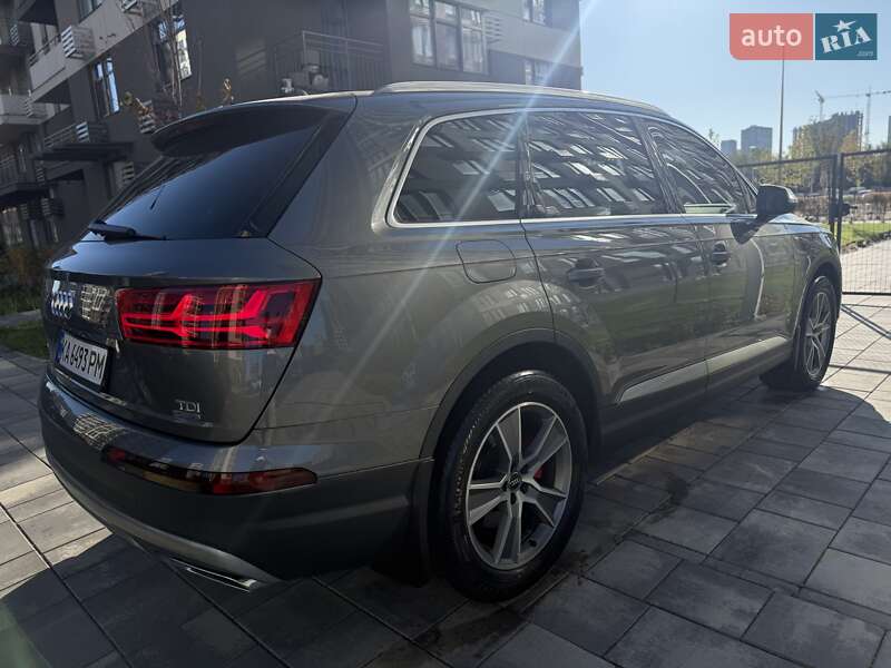 Внедорожник / Кроссовер Audi Q7 2016 в Киеве