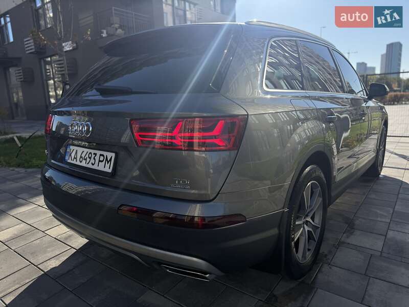 Внедорожник / Кроссовер Audi Q7 2016 в Киеве