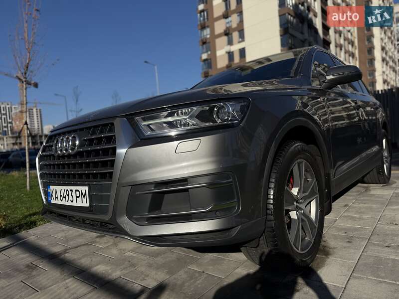 Внедорожник / Кроссовер Audi Q7 2016 в Киеве
