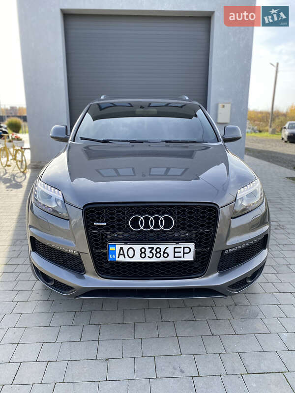Позашляховик / Кросовер Audi Q7 2011 в Виноградові