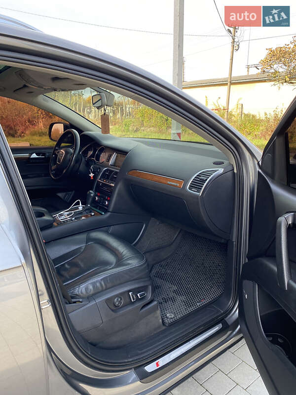 Позашляховик / Кросовер Audi Q7 2011 в Виноградові