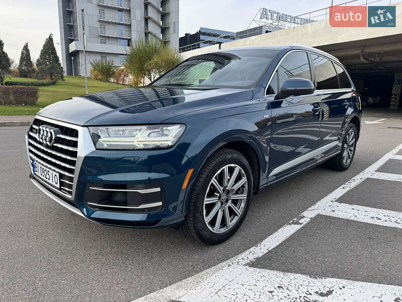 Позашляховик / Кросовер Audi Q7 2018 в Києві
