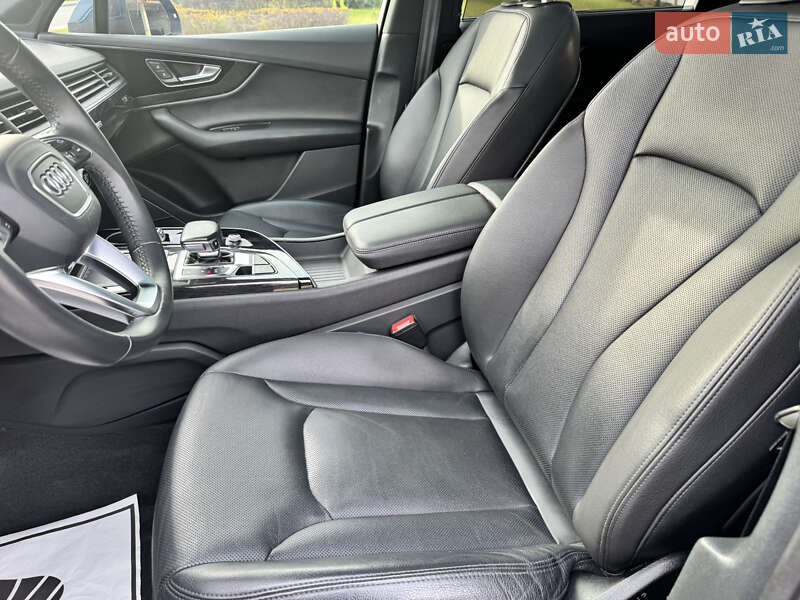 Позашляховик / Кросовер Audi Q7 2018 в Києві