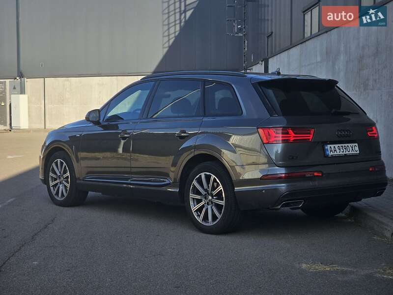 Внедорожник / Кроссовер Audi Q7 2019 в Киеве