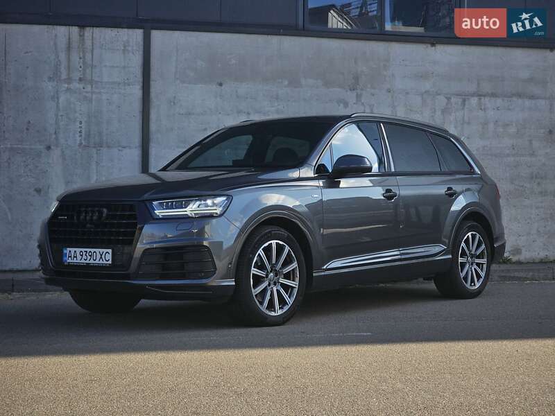 Внедорожник / Кроссовер Audi Q7 2019 в Киеве