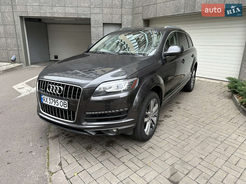 Внедорожник / Кроссовер Audi Q7 2015 в Киеве