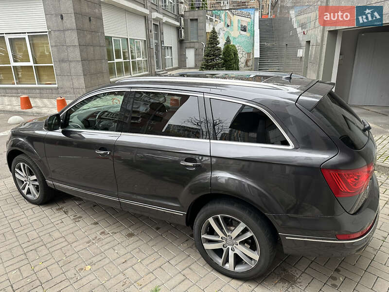 Внедорожник / Кроссовер Audi Q7 2015 в Киеве