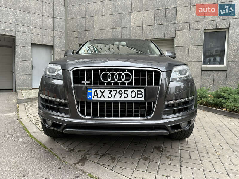 Внедорожник / Кроссовер Audi Q7 2015 в Киеве