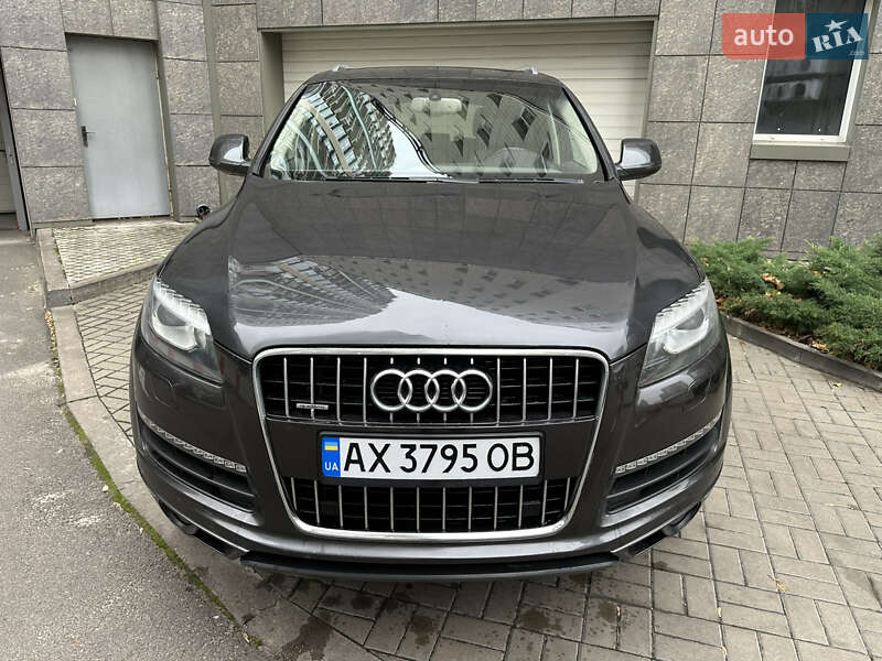 Внедорожник / Кроссовер Audi Q7 2015 в Киеве