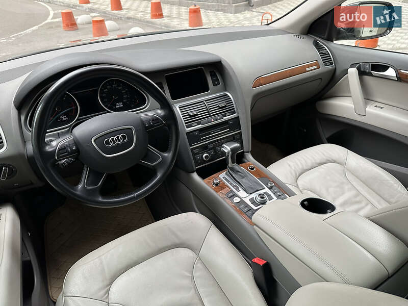 Внедорожник / Кроссовер Audi Q7 2015 в Киеве