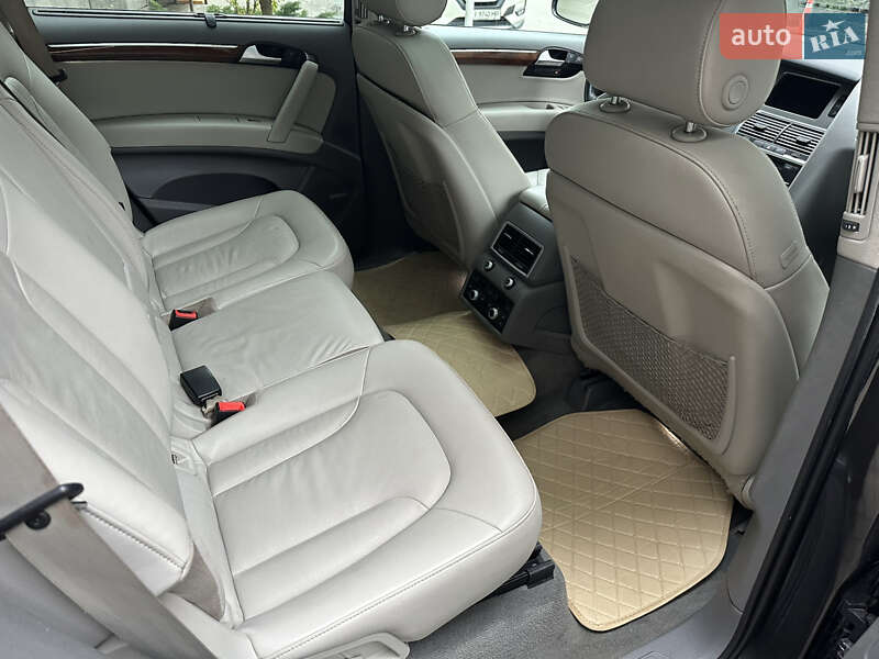 Внедорожник / Кроссовер Audi Q7 2015 в Киеве