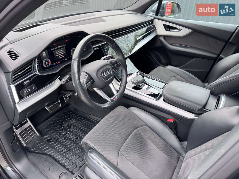 Позашляховик / Кросовер Audi Q7 2022 в Тячеві