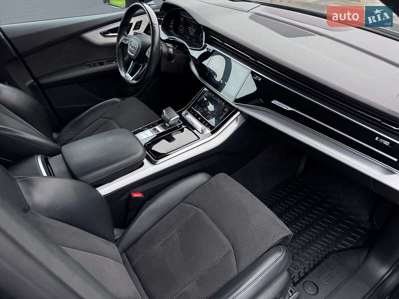 Позашляховик / Кросовер Audi Q7 2022 в Тячеві