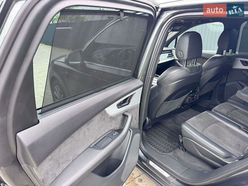 Позашляховик / Кросовер Audi Q7 2022 в Тячеві