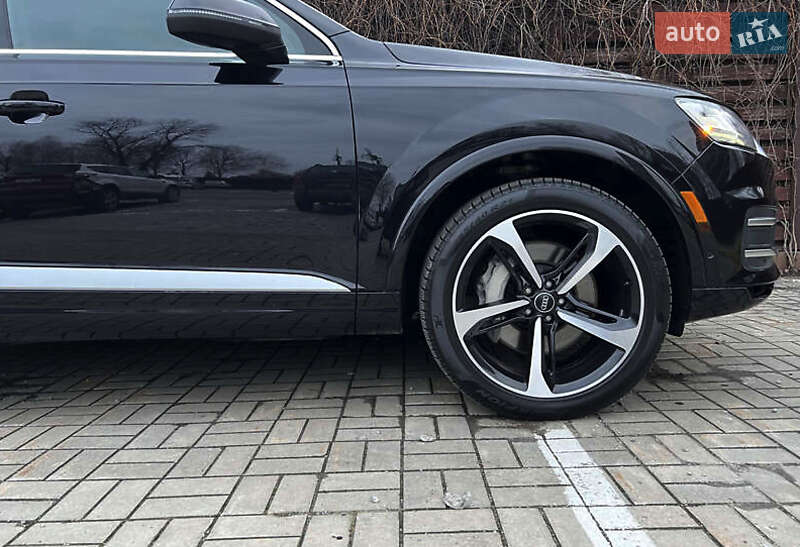 Позашляховик / Кросовер Audi Q7 2018 в Києві фото 34 Позашляховик / Кросовер Audi Q7 2018 в Києві