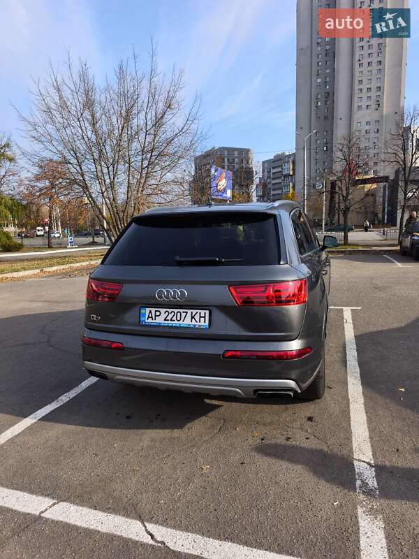 Внедорожник / Кроссовер Audi Q7 2018 в Днепре