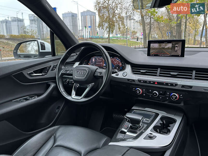 Внедорожник / Кроссовер Audi Q7 2017 в Киеве
