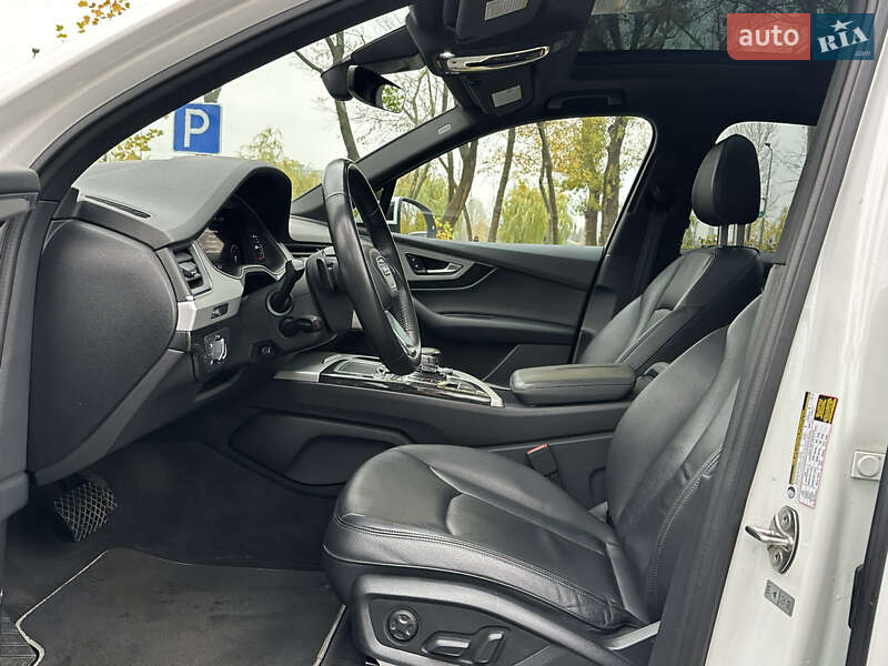 Внедорожник / Кроссовер Audi Q7 2017 в Киеве